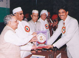 State Leadership Honor presented by Governor of Gujarat and Governor of Jharkhand